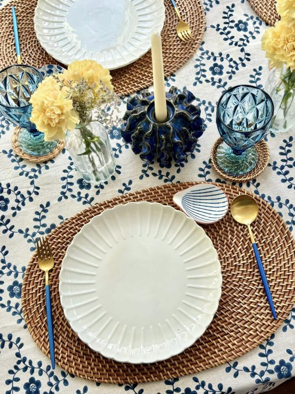 WHITE FLOWER PLATE
