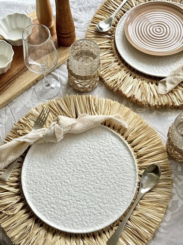 WHITE PORCELAIN PLATE
