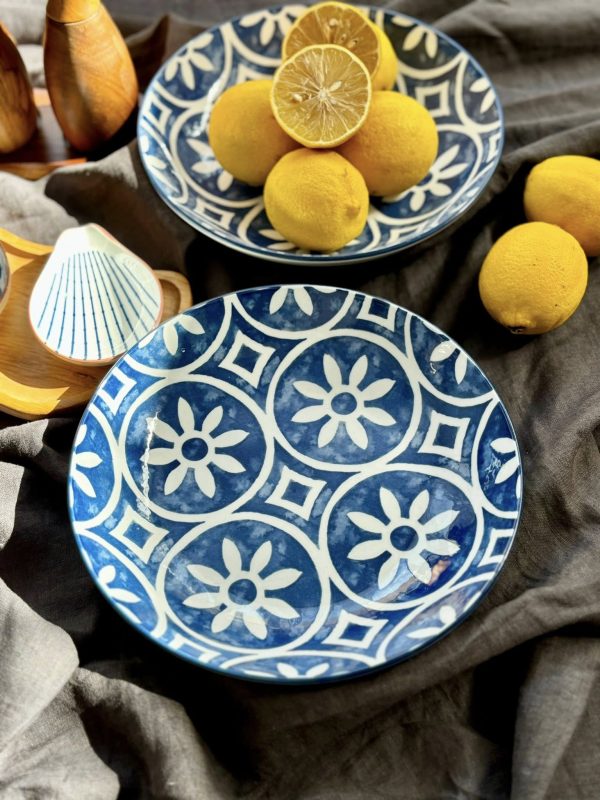 BLUE WITH FLOWER PRINT COUPE PLATE
